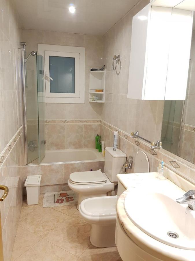 Habitacion En Piso Compartido Cerca Del Camp Nou L'Hospitalet de Llobregat Ngoại thất bức ảnh